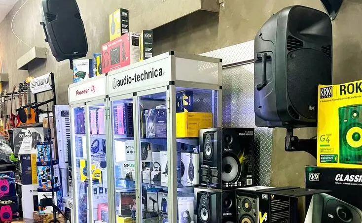Exhibición de electrodomésticos en ElectroHogar Quintero